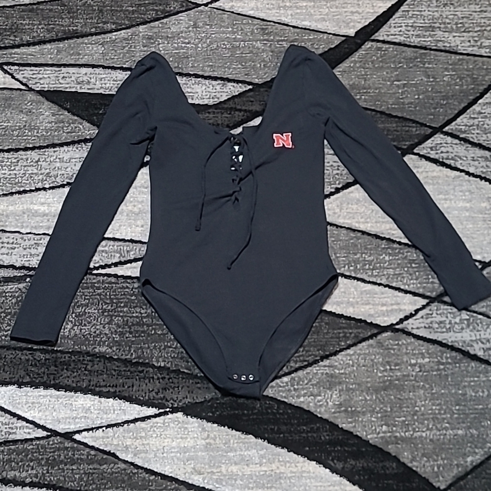 VS PINK 2016 NEBRASKA COLLEGIATE  LACE-UP LOGO BODYSUIT